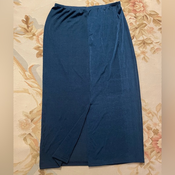 Large teal knit skirt - Picture 4 of 4